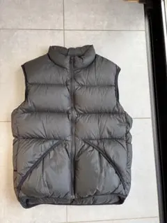 2025年最新】feathered friends ダウンベストの人気アイテム - メルカリ