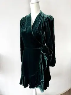 美品値下げ❣️BANANA REPUBLIC グリーン ベルベット ラップドレス