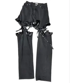 【美品】lilLilly カットアウトリメイクデニムパンツ ブラックのサムネイル