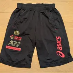 「A77」asics ブラックショートパンツ　140サイズのサムネイル
