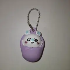 バンダイ　カプセルトイ　ちいかわ　おくるみマスコットチャーム　モモンガ