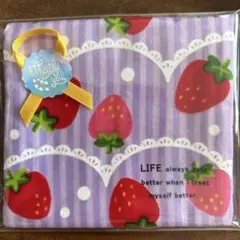 ダブルガーゼ マルチケース　ポケット付きハンカチ　サニタリーケース　いちご柄