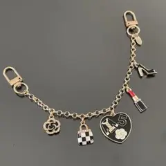 現品限り❗️モダンでお洒落なチェーンチャーム✨カメリア&5番✨ゴールド