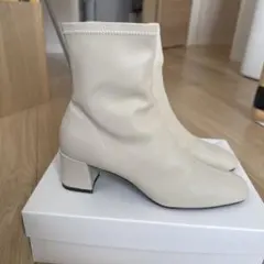 ルタロン スクエアフィットショートブーツ ベージュ 24.5cm