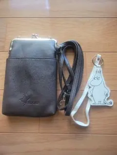 MOOMIN スマホショルダーバッグ ブラウン ムーミンチャーム付