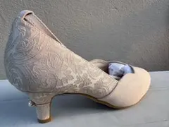 エレガント花柄ベージュパンプス