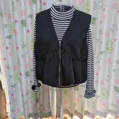 専用です〜♪ ブラック フリルデザイン ベスト