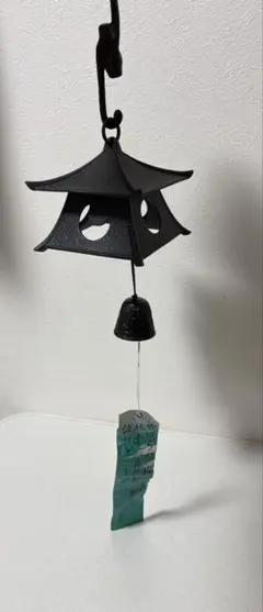IWACHU 黒い金属製の風鈴 3つのベル - メルカリ