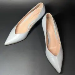 【美品】 Gianvito Rossi Vカット ポインテッドトゥパンプス