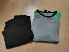 ユニクロ　フリース長袖　パジャマセット（グレー・黒）