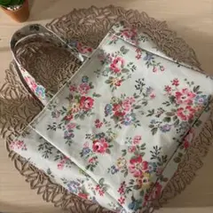 【キャスキッドソンラミネート生地ミニトートバッグハンドメイド⠀】