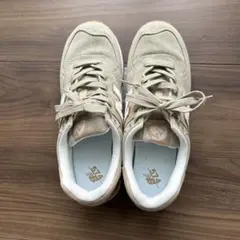 New Balance 574 ベージュ スニーカーのサムネイル