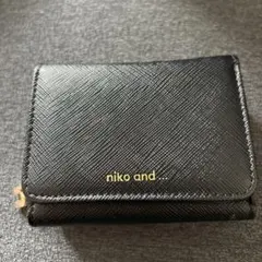 大人気★激安⭐︎ほぼ未使用★niko and ブラック 二つ折り財布