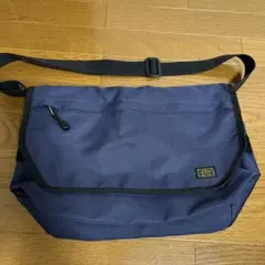 メッセンジャーバック　紺色 over works factory