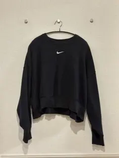 Nike ブラック クロップドスウェット