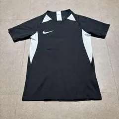 Nike キッズ　スポーツウェア　半袖tシャツ 黒　ブラック　140
