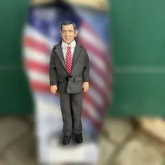 ジョージWブッシュ大統領 12 インチ POP トーキング フィギュア - メルカリ