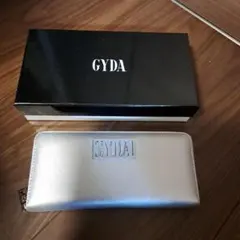 GYDA シルバー 長財布 元の箱付き - メルカリ