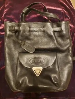 GUESS レザーリュック - メルカリ