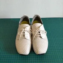 【再値下げ】fitfit　ホワイト 編み込みレザー スニーカー　22.5cm