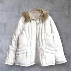 【ロネ】ファー付きリバーシブルダウンジャケット M ベージュ ホワイト