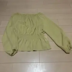 ギャザー入りブラウス カラシ色