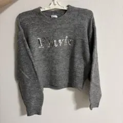 グレー ニットセーター