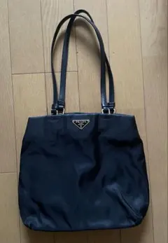 PRADA ブラック ショルダーバッグ