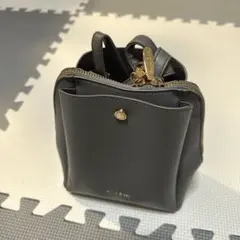 HUND RED グレーショルダーバッグ