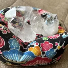 水晶のポイント型原石4個セット　空間浄化　四隅　携帯用ミニサイズ