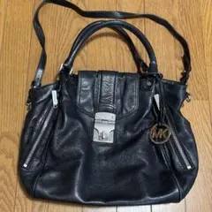 MK ブラックレザー ショルダーバッグ