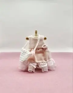 ピンクのフリルドレスとバッグセット　着せ替え服　　シルバニア対応サイズ