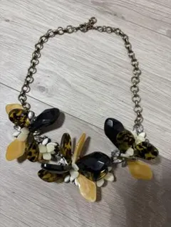 新品未使用　花モチーフ ネックレス　ベッコウ