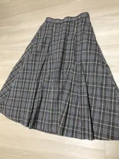 ビームスハート　チェック柄フレアスカート