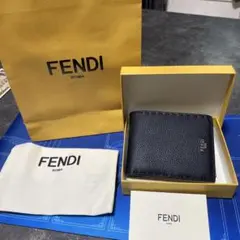 美品‼️FENDI セレリア　二つ折財布のサムネイル
