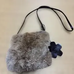 ファーショルダーバッグ グレー フラワーモチーフ