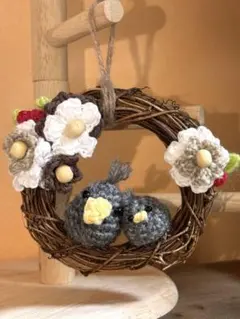 羊毛フェルトオカメインコさんと花のリース - メルカリ