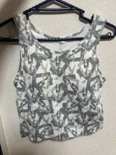 カップ付きタンクトップ