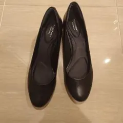 【美品】ROCKPORT TOTAL MOTION パンプス ブラック　24.5のサムネイル