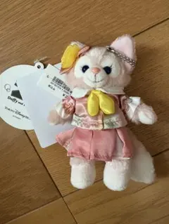 t*☆様 ダッフィー&フレンズ　20周年　リーナ・ベル　ぬいぐるみバッチ