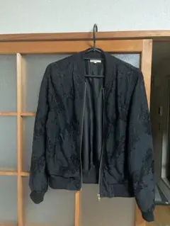 アースミュージックandエコロジー　花柄レースブルゾン黒のサムネイル