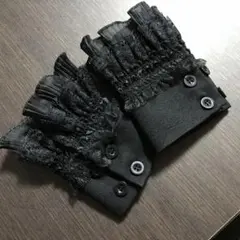 3種の素材を贅沢に使った淑女のつけ袖