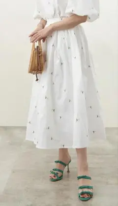 【新品】Liala×PG マーガレット 花刺繍 ふんわり スカート ホワイトのサムネイル