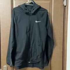 Nike レディースブラック ウィンドブレーカー