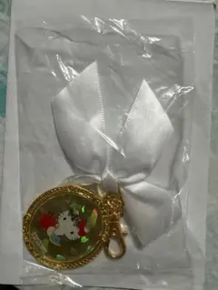 산리오 리본 메탈 매력 헬로 키티