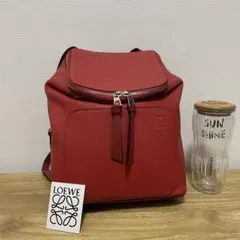 《極美品》LOEWE（ロエベ）現行品 レザー リュックレッド 赤のサムネイル
