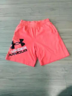 UNDER ARMOUR オレンジ系は 蛍光 ハーフパンツ 140