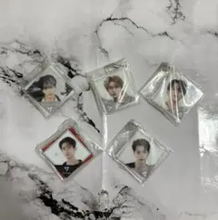 SEVENTEEN ガチャガチャアクリルチャーム