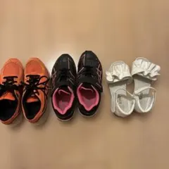 Asics キッズ スニーカー 2足セット&サンダルおまけ付きのサムネイル