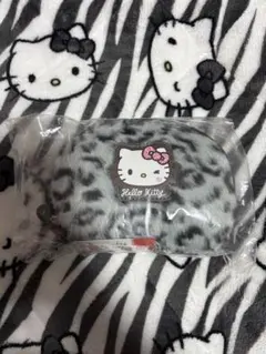 しまむら　キティ　ヒョウ柄ポーチ